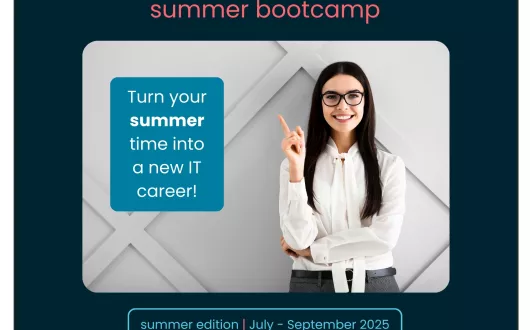 Grafika prezentująca uśmiechniętą studentkę w białej eleganckiej koszuli, obok informacja z hasłem promującym projekt Java JUMP