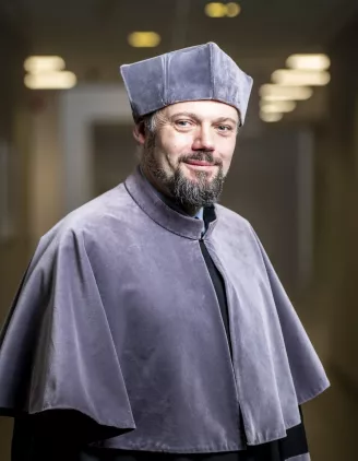 Prodziekan ds. rozwoju Wydziału FTIMS - zdjęcie w todze