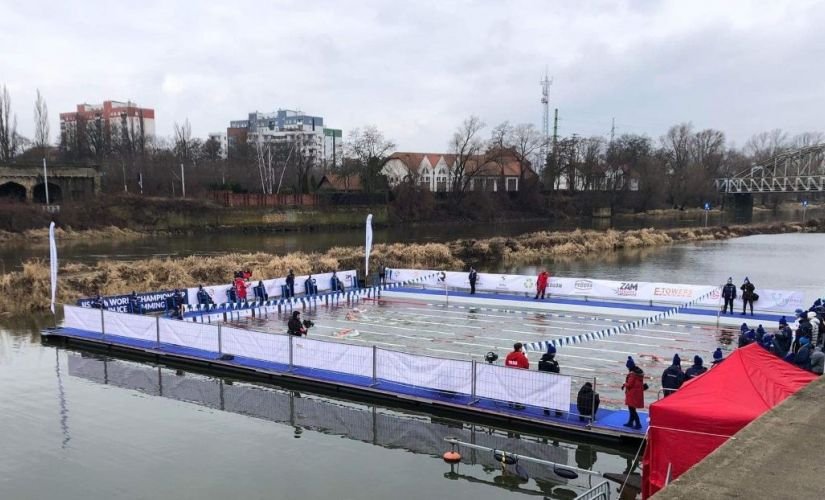 Mistrzostwa Świata w pływaniu lodowym. Zdjęcie toru na rzece Odrze