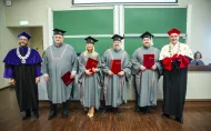 Uroczyste wręczenie dyplomów przez Dziekana i Rektora