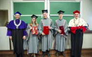 Uroczyste wręczenie dyplomów przez Dziekana i Rektora