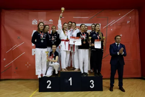 Akadamickie Mistrzostwa Polski w karate: ceremonia medalowa konkurencji drużynowej kobiet